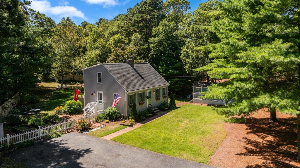 Barnstable, Massachusetts 02632, United States, 3 Bedrooms Bedrooms, ,2 BathroomsBathrooms,Residential,Pending,203992