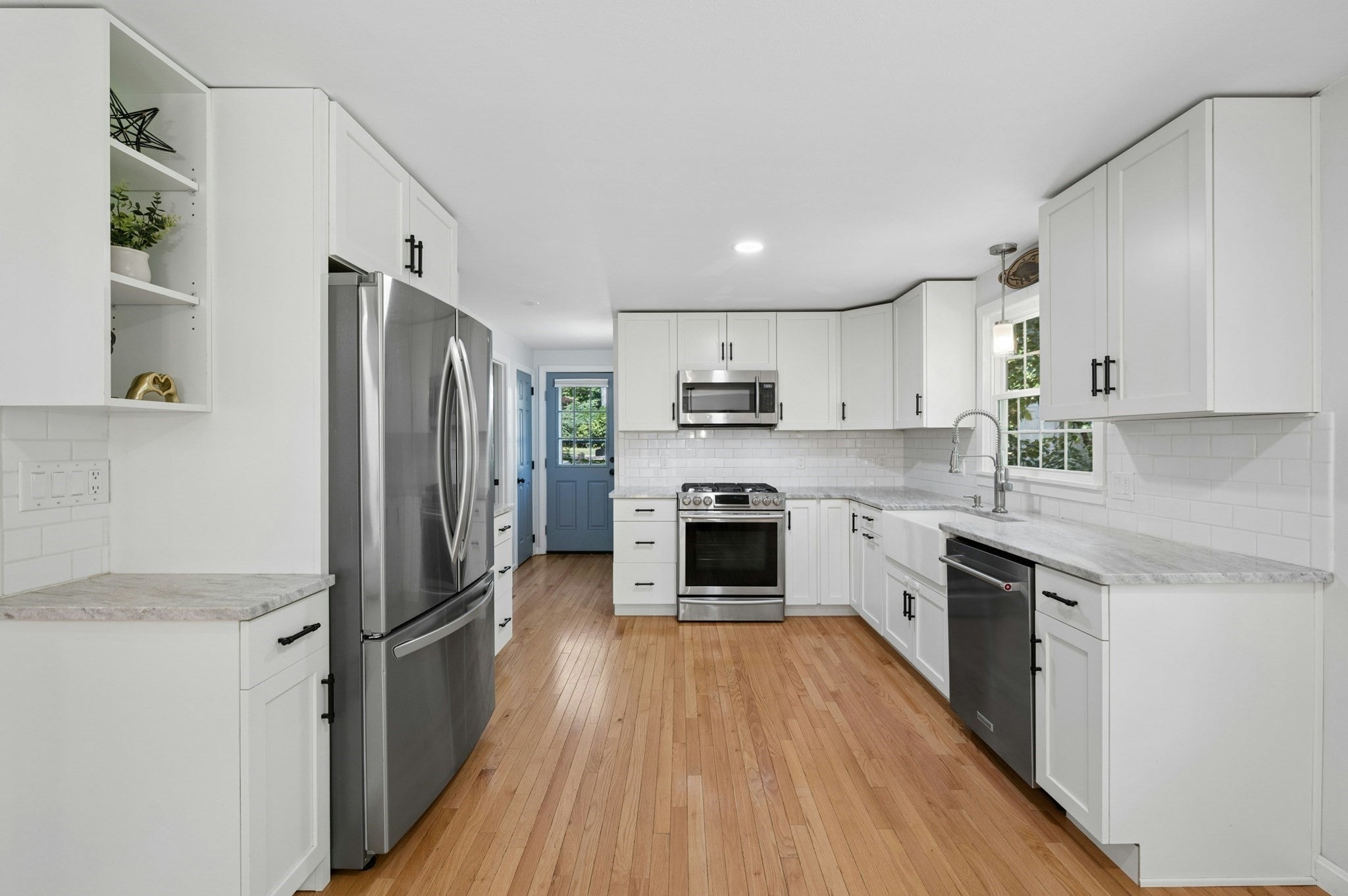 33 Bay Colony Drive