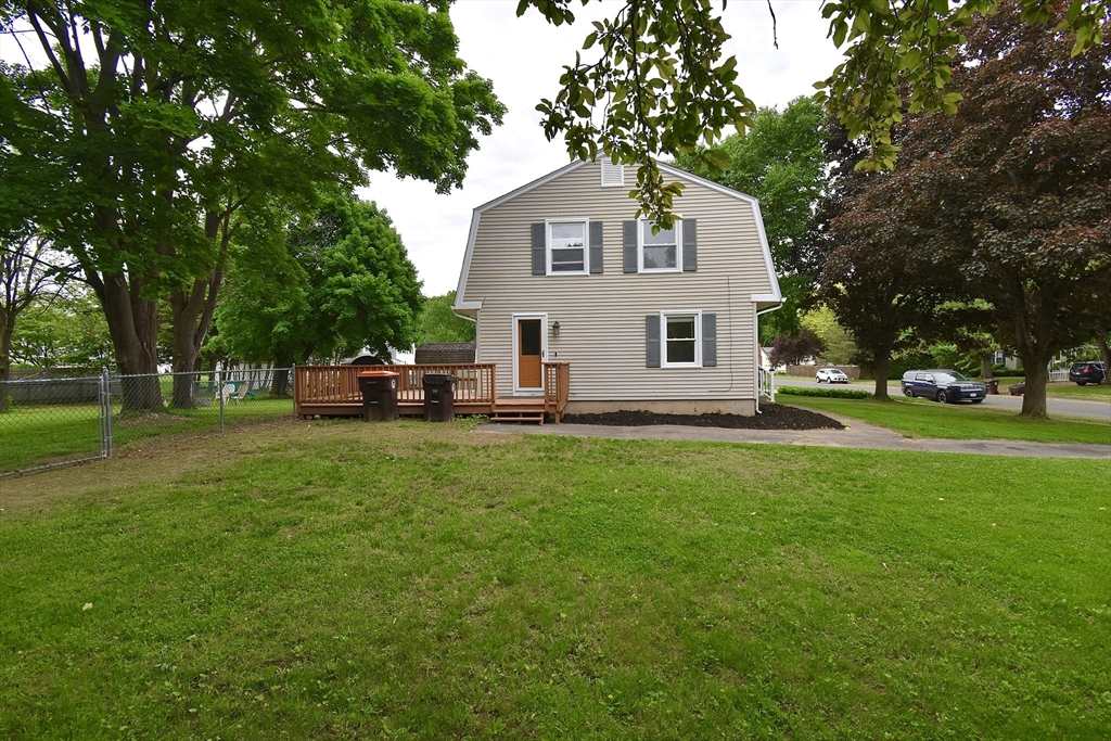 22 Hunting Ln