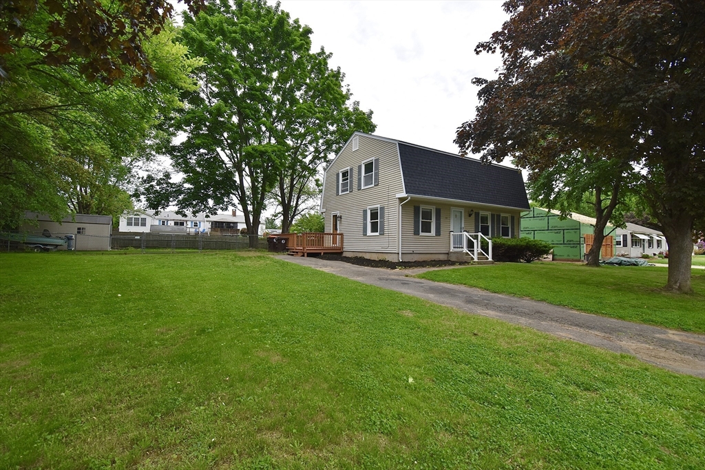 22 Hunting Ln