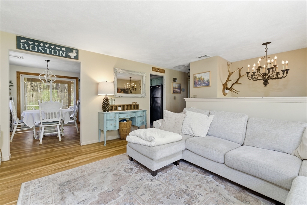 7 Barrows Ct