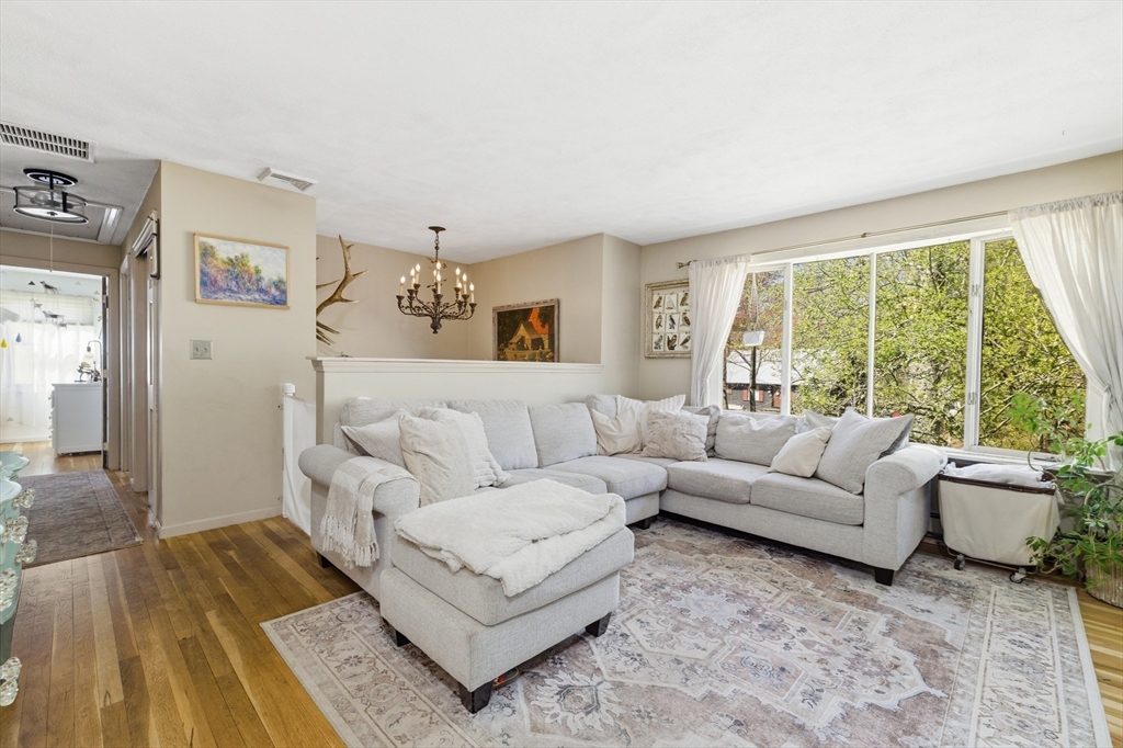 7 Barrows Ct