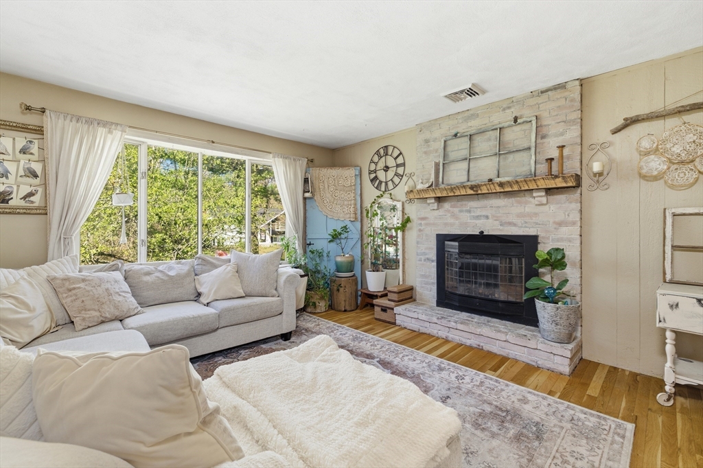 7 Barrows Ct