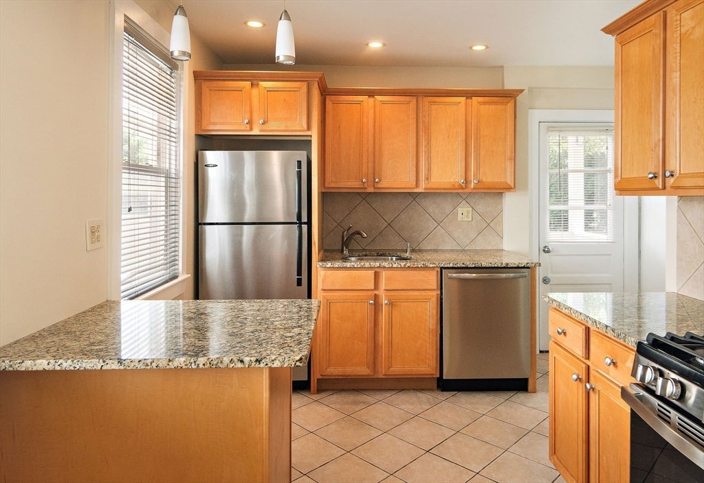 5 Dimick ST, Somerville, MA, 5 Dimick ST, Somerville, MA Photo #17