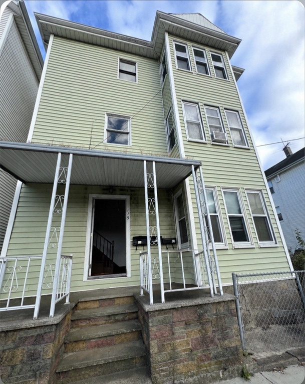 Photo of 119 Robeson St, Fall River, MA