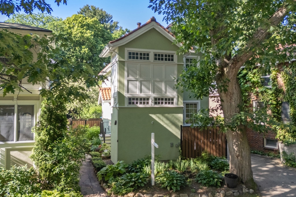 4 Gracewood Park