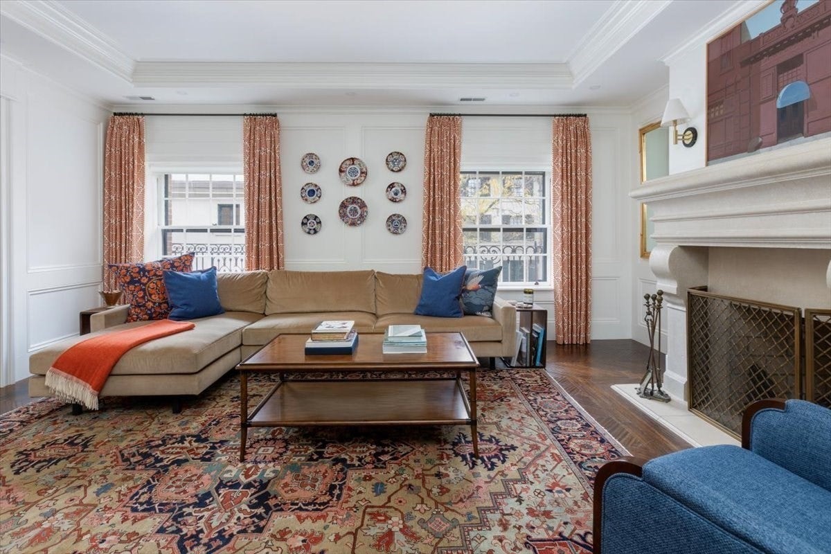 142 Chestnut St 89, Boston MA 02108