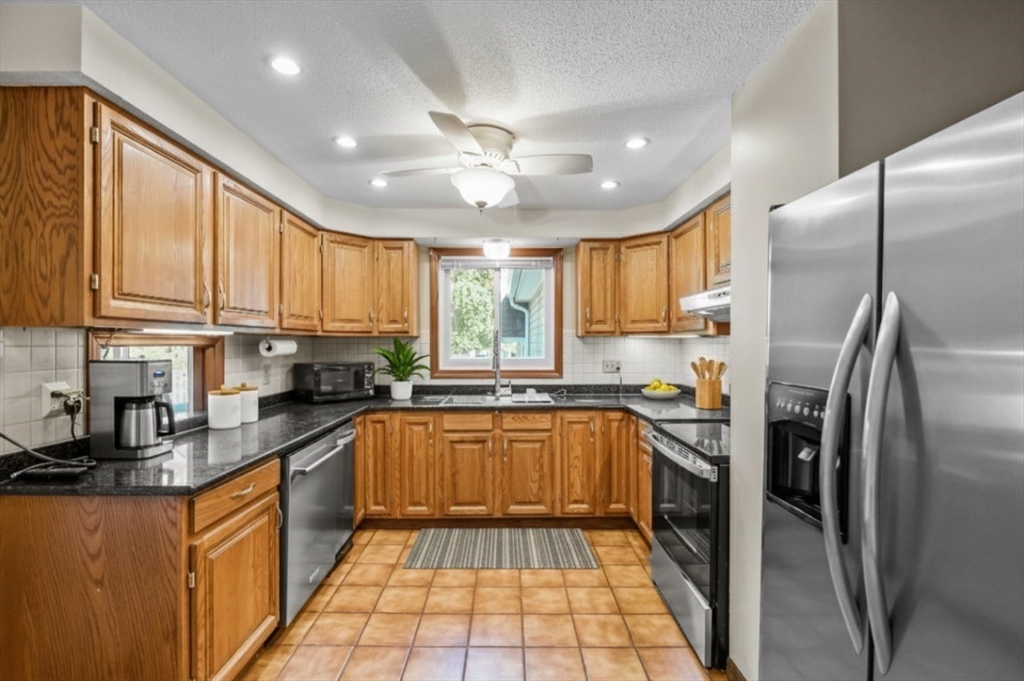 19 Keller Avenue, Swansea, MA Photo #7