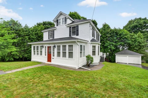 Photo of 8 Darling St, Worcester, MA 01605 (MLS # 73563519)