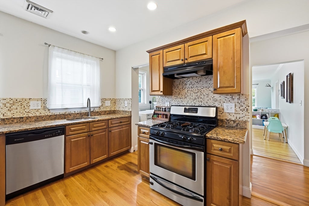 160 White St #2, Belmont, MA, 160 White St #2, Belmont, MA Photo #9
