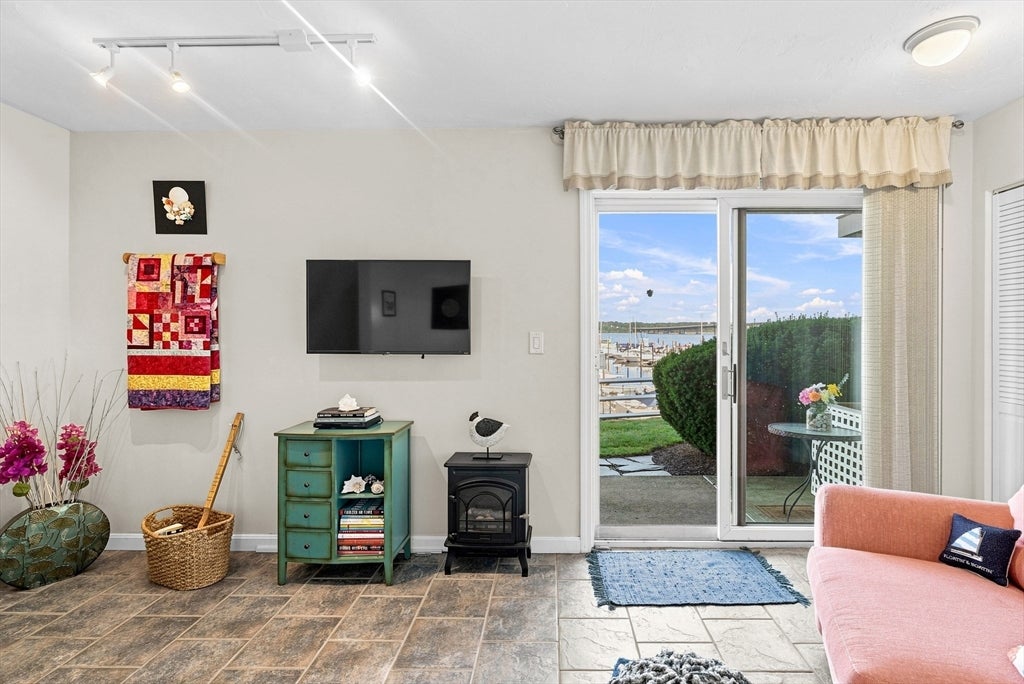 700 Shore Dr #1001, Fall River, MA Photo #35