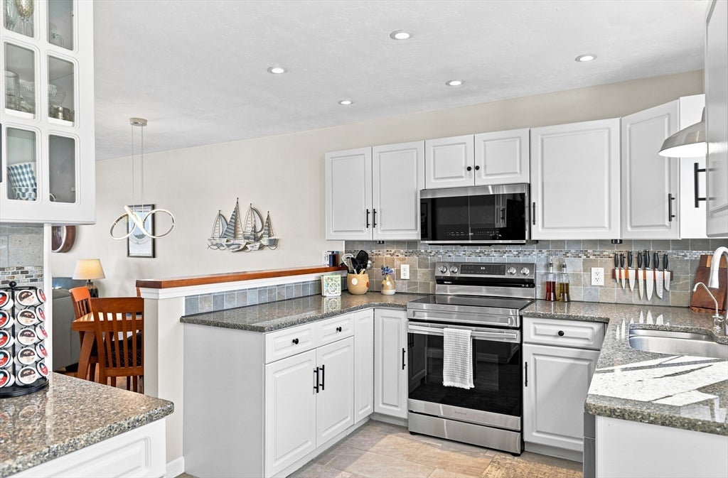 700 Shore Dr #1001, Fall River, MA Photo #9