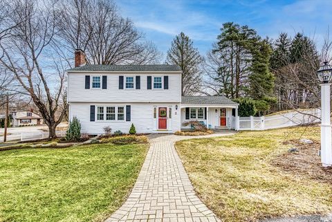 2 Juniper Cir Westborough MA 01581