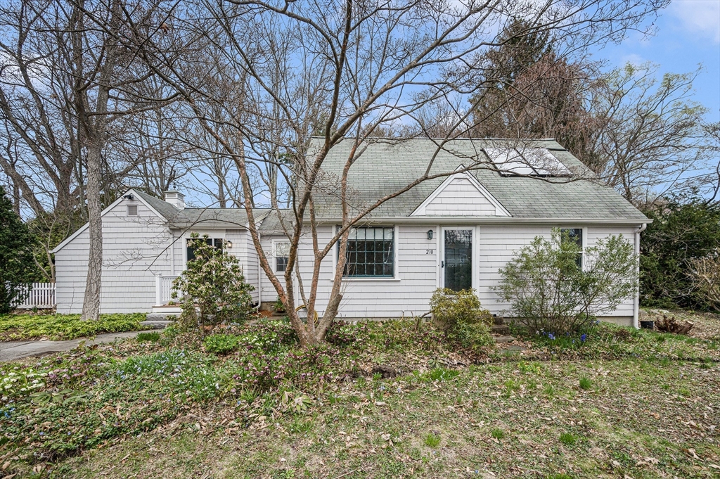 210 Pleasant St