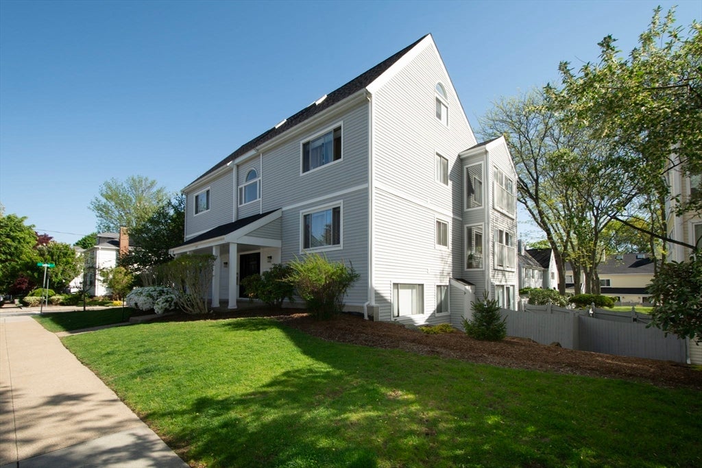 297 Temple Street 21