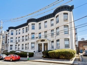 Photo 1 of 6 — 17 Green St 4, Brookline, MA 02446
