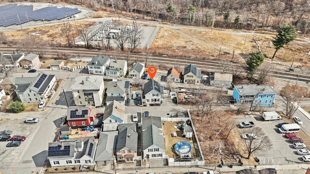 56 Middle Street Ln