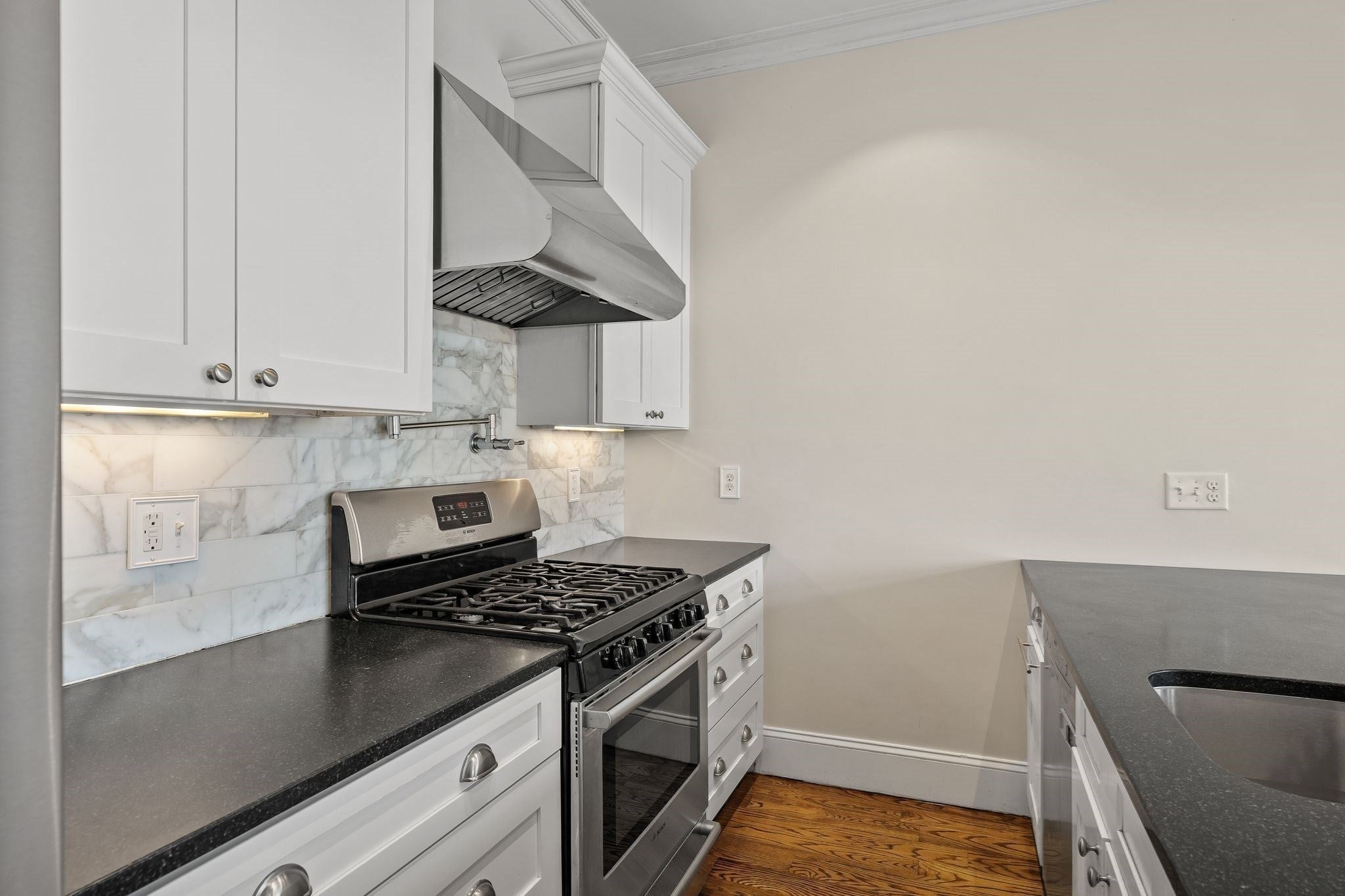 374-378 W Broadway 3