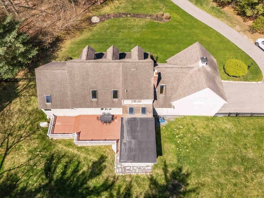 555 River St