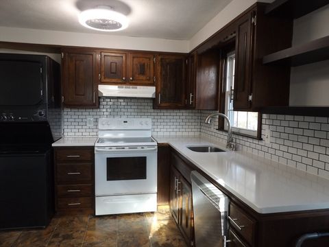 Photo of 28 Greenwich St #2, Attleboro, MA 02703 (MLS # 73451342)