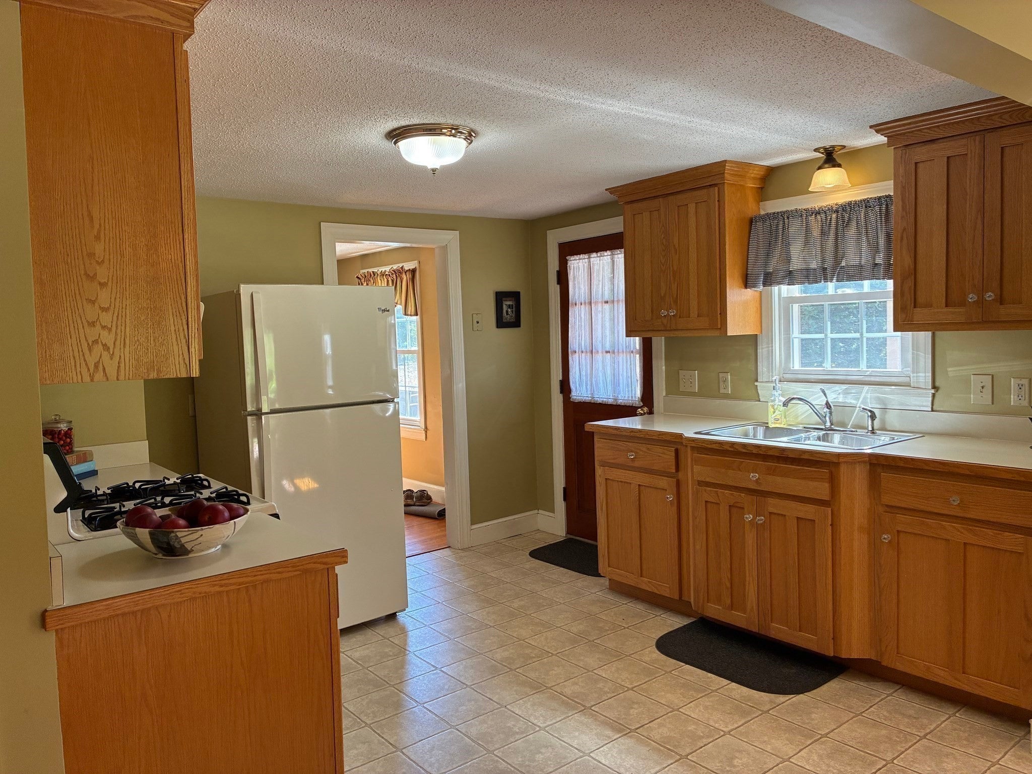 901 Homestead Avenue, Holyoke, MA Photo #7