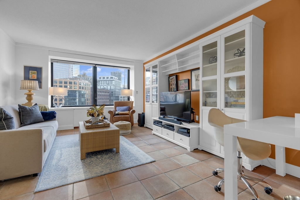 65 E India Row 8A
