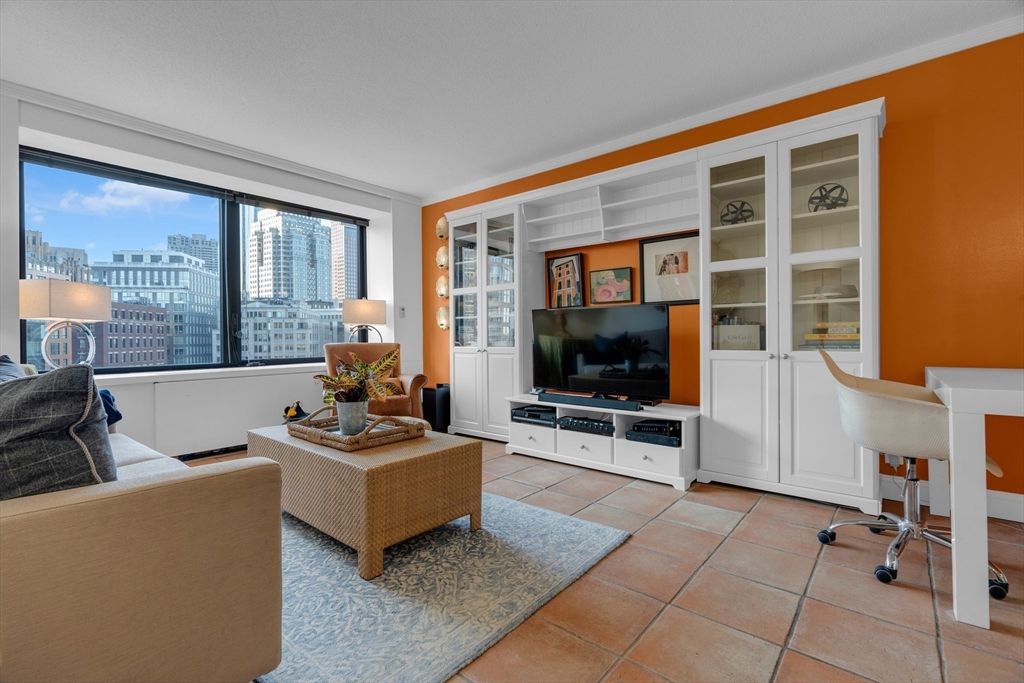 65 E India Row 8A