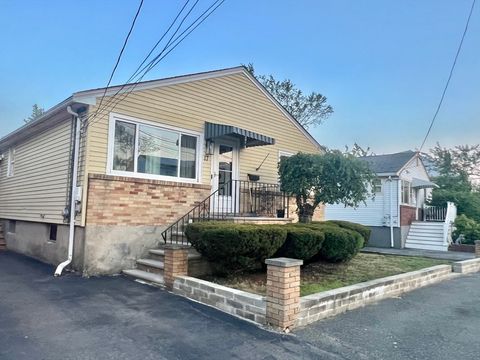 17 Lantern Road Revere MA 02151