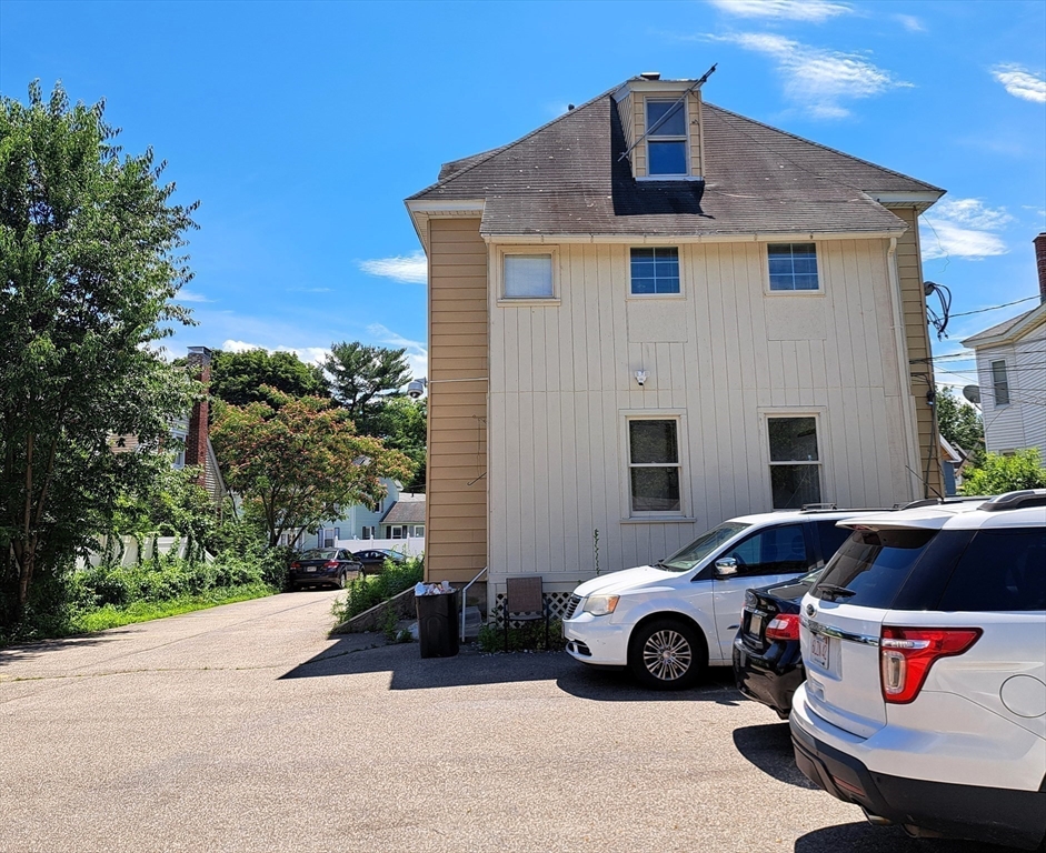 106 Mill St