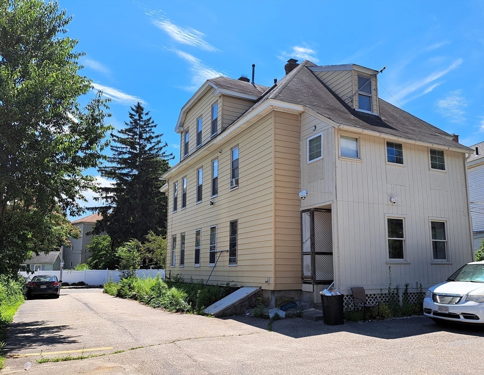 106 Mill St