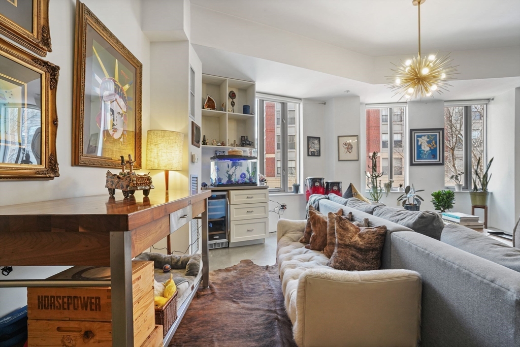 1313 Washington St 215