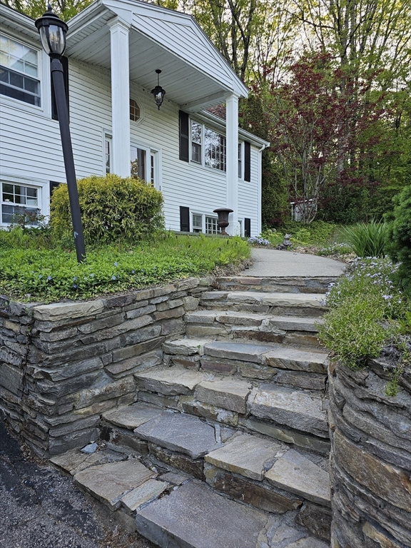 31 Greystone Rd