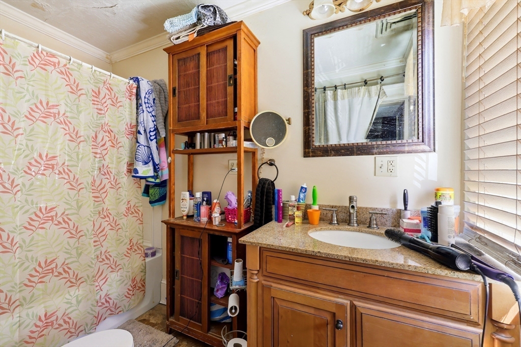 2143-2145 Northampton St, Holyoke, MA Photo #23