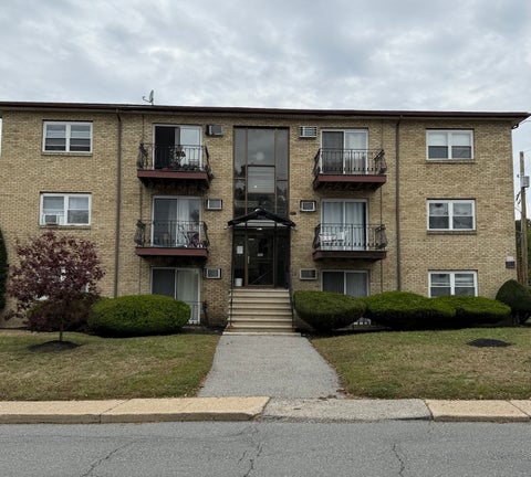 Photo of 81 High St #4, Amesbury, MA 01913 (MLS # 73585556)