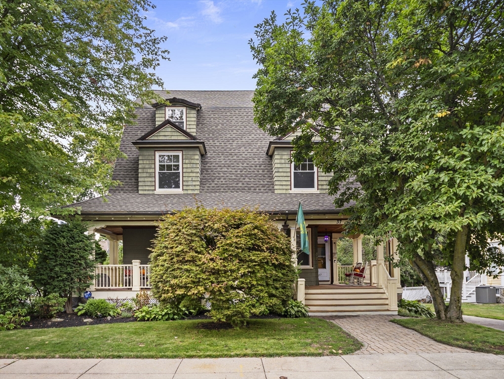 37 Pomfret St