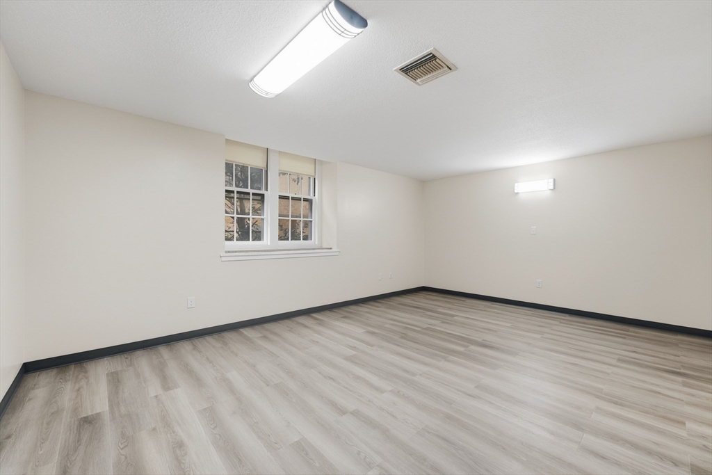 195 Thorndike St 4