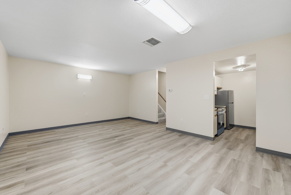 195 Thorndike St 4