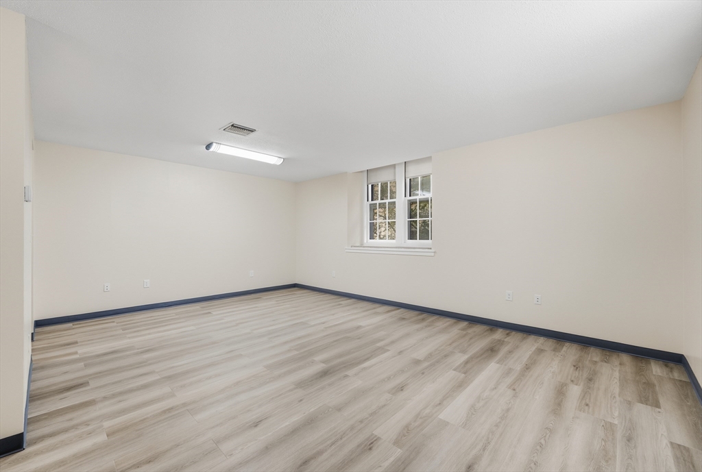 195 Thorndike St 4