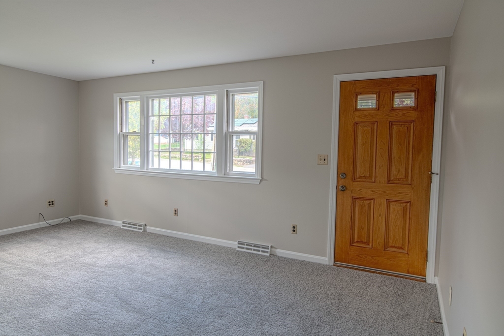 28 Lafayette St, Amesbury, MA Photo #18