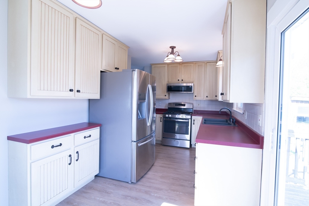 28 Lafayette St, Amesbury, MA Photo #12