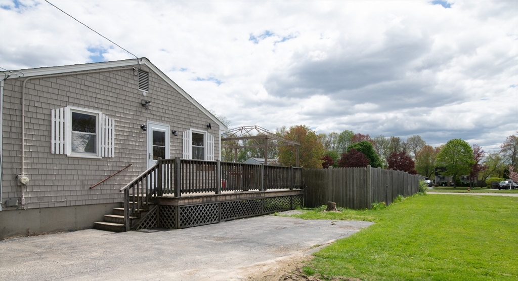 28 Lafayette St, Amesbury, MA Photo #4