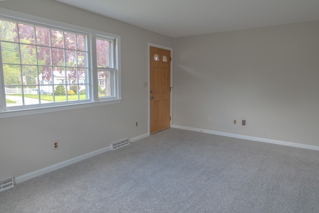 28 Lafayette St, Amesbury, MA Photo #20