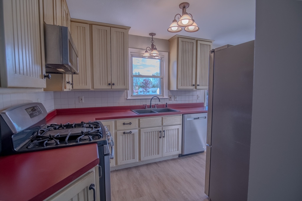 28 Lafayette St, Amesbury, MA Photo #16
