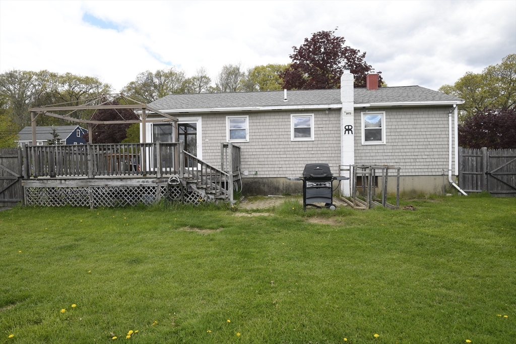 28 Lafayette St, Amesbury, MA Photo #8
