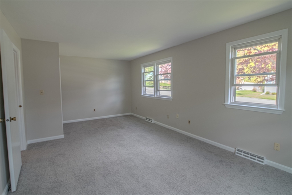 28 Lafayette St, Amesbury, MA Photo #25