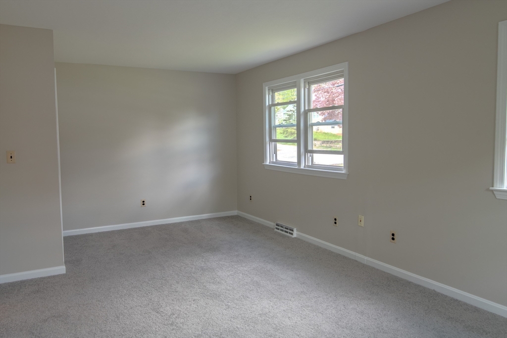 28 Lafayette St, Amesbury, MA Photo #24
