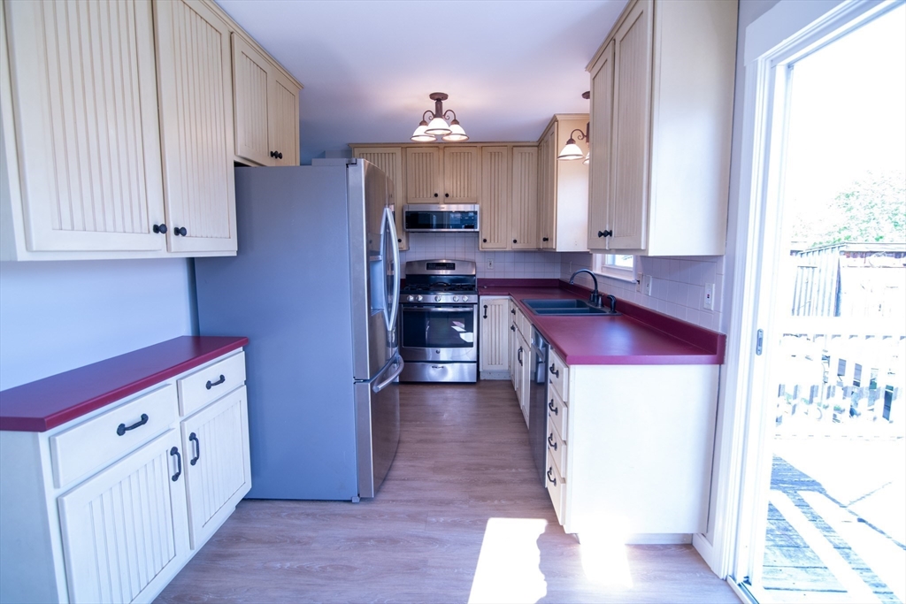 28 Lafayette St, Amesbury, MA Photo #15