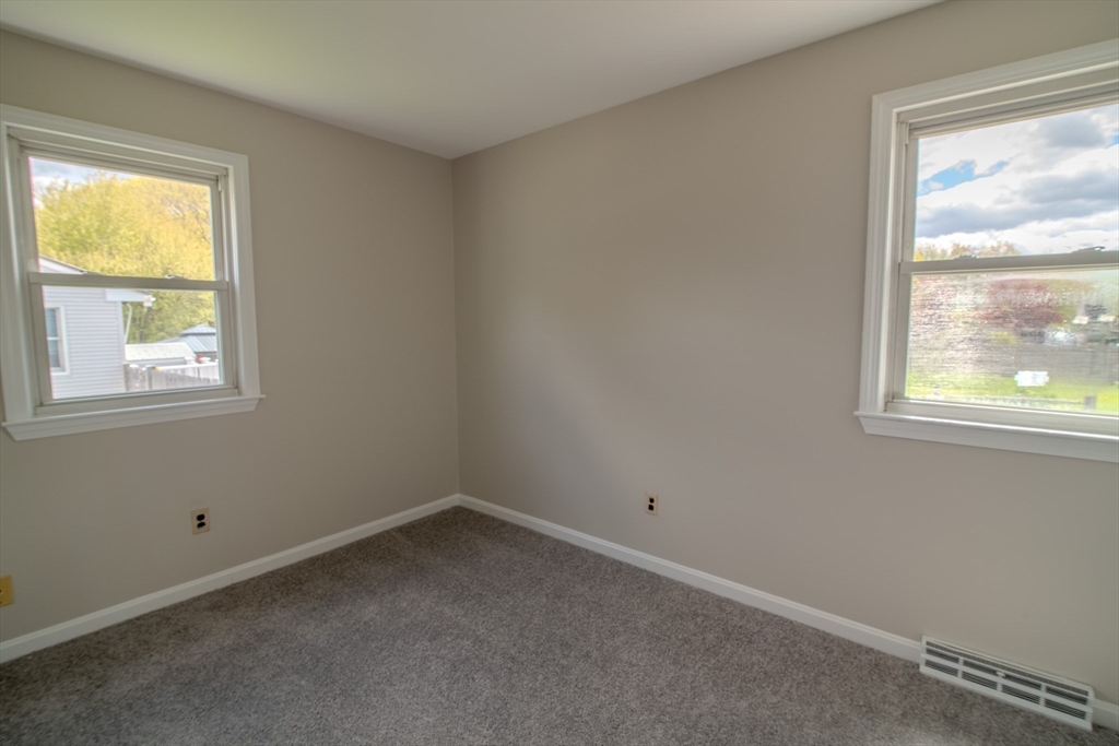 28 Lafayette St, Amesbury, MA Photo #29