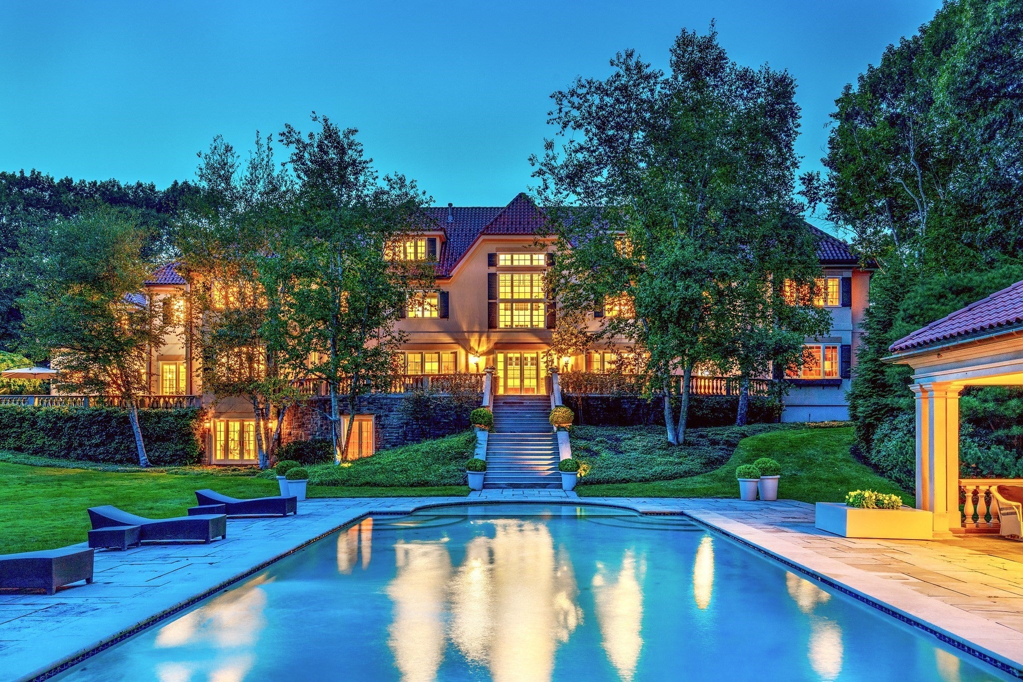 18 Longmeadow Drive
