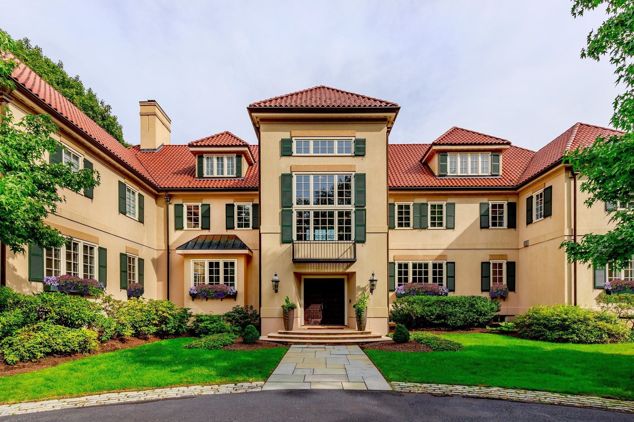 18 Longmeadow Drive